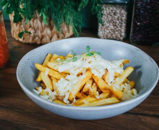 Cartofi prăjiți cu smântână și mozzarella disponibili cu livrare mancare floresti si cluj-napoca