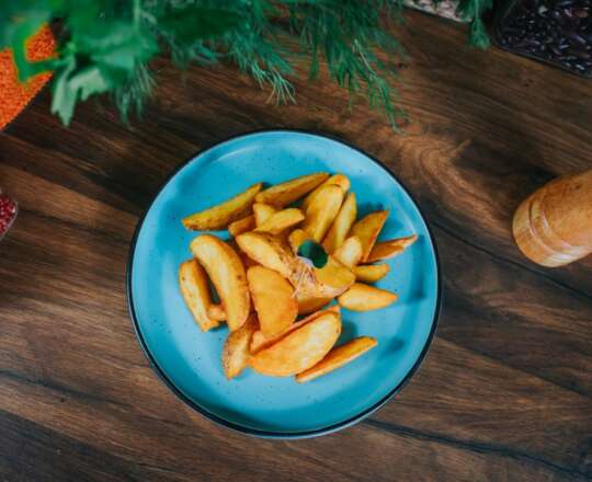 Cartofi wedges garnitura disponibili cu livrare in Florești și CLuj-Napoca