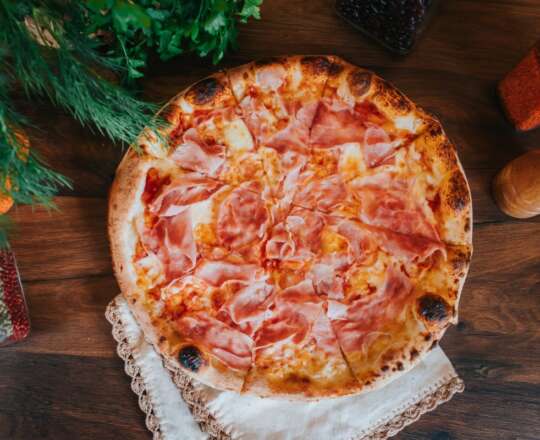 Pizza Prosciutto cu livrare în Florești și Cluj-Napoca