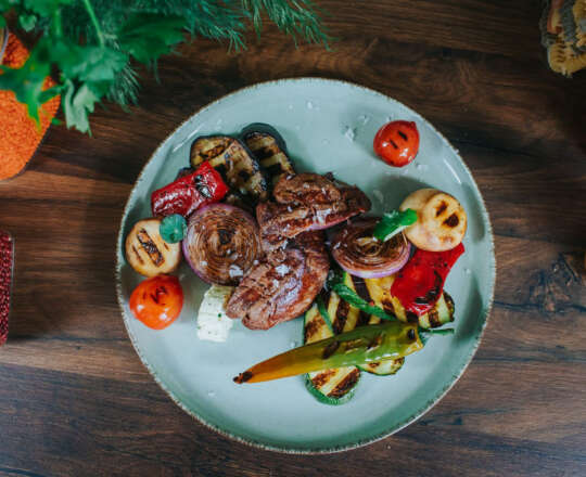 Mușchi de vită cu legume la grill livrare Florești și Cluj-Napoca